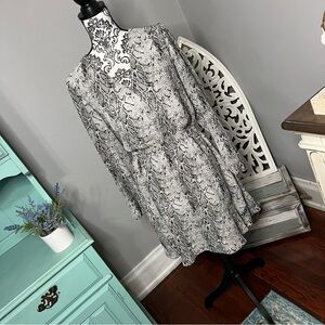 Banana Republic Snakeskin Flounce Fit and Flare Long Sleeve Dress Size Large